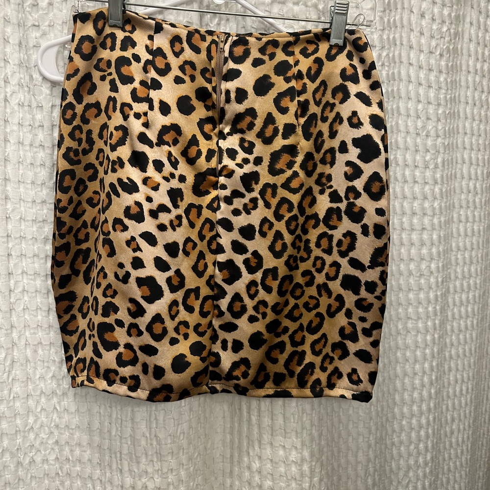WINDSOR Leopard Print Skirt - Picture 2 of 4